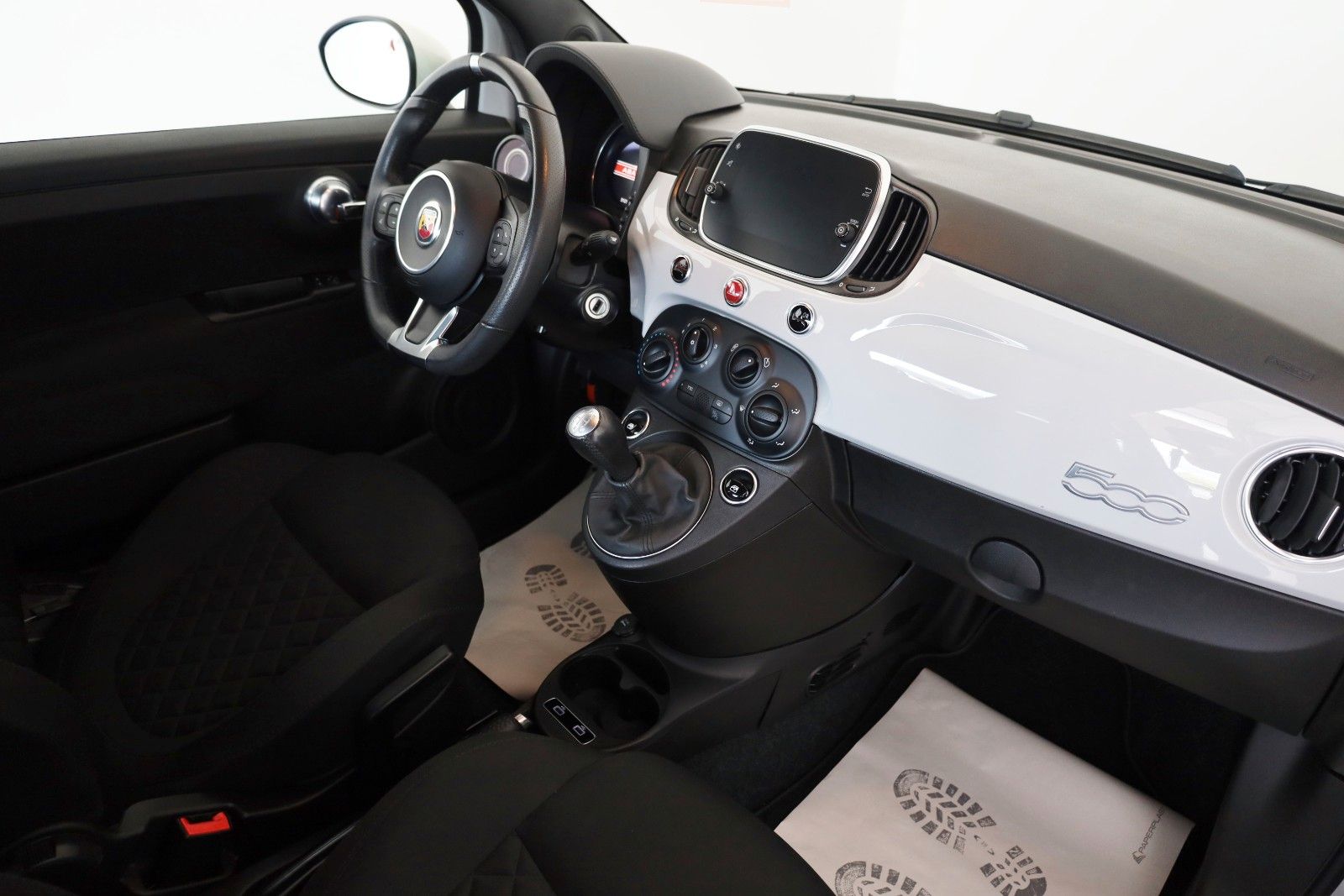 Fahrzeugabbildung Abarth 500 595 Kit ESTETICO ,Navi, MirrorLink, LM19"+WR
