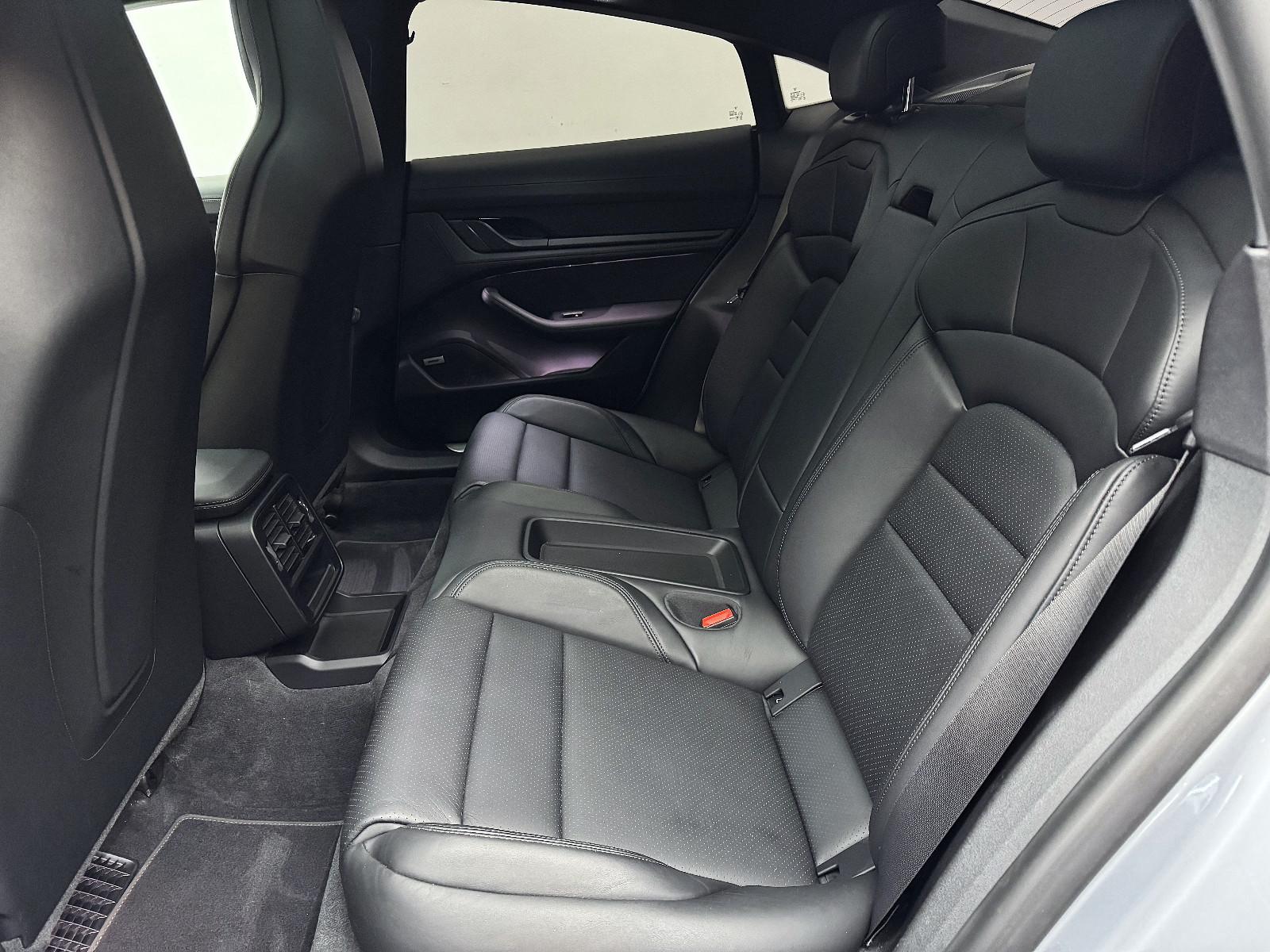 PORSCHE TAYCAN 4 S PERFORMANCE 571 CH 4X4 BVA - TOIT PANORAMIQUE - BOSE - HISTORIQUE ENTRETIEN COMPLET