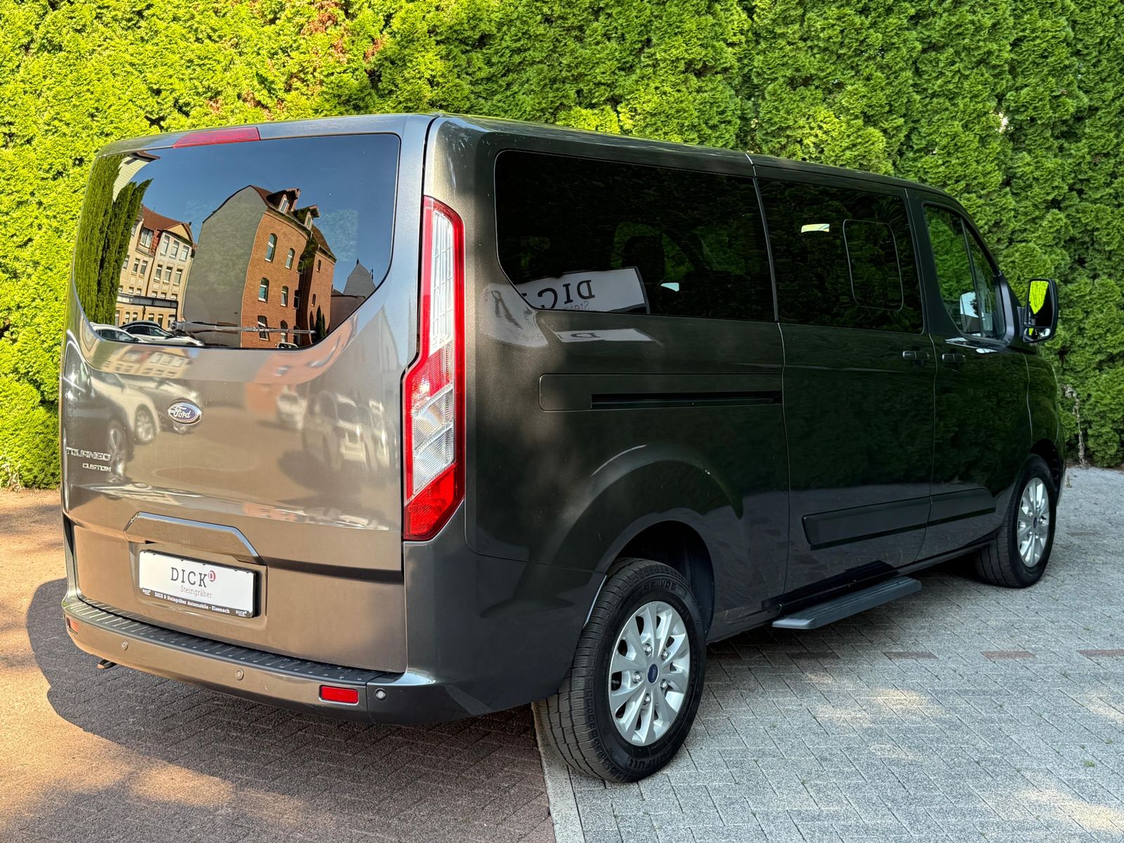 Fahrzeugabbildung Ford Tourneo Custom 320 Aut. L2 BI-XEN+SHZ+CARPLAY+8S