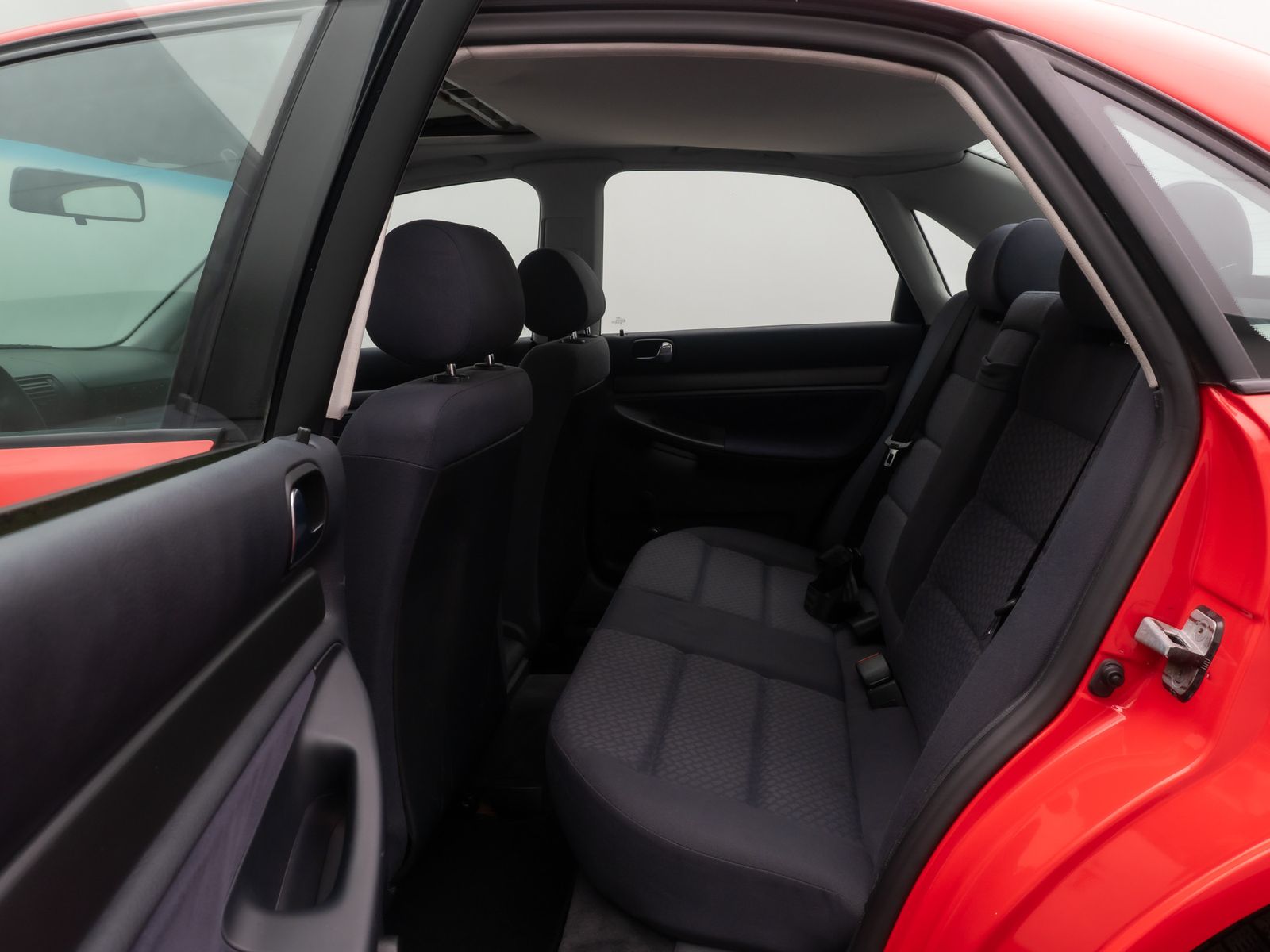 Fahrzeugabbildung Audi A4 1.6 GSD Nebelschwfr ABS Winterreifen Stoff