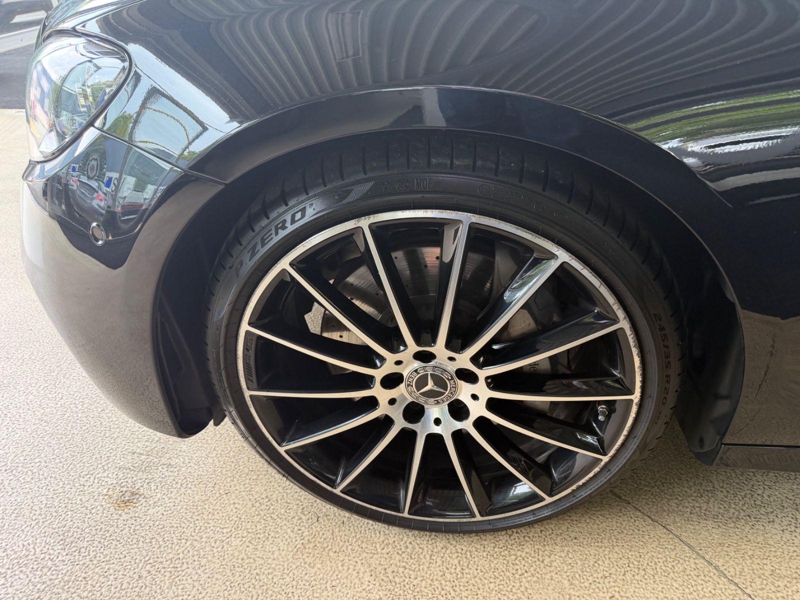 Fahrzeugabbildung Mercedes-Benz E 400 4Matic*AMG-Line*Burmester