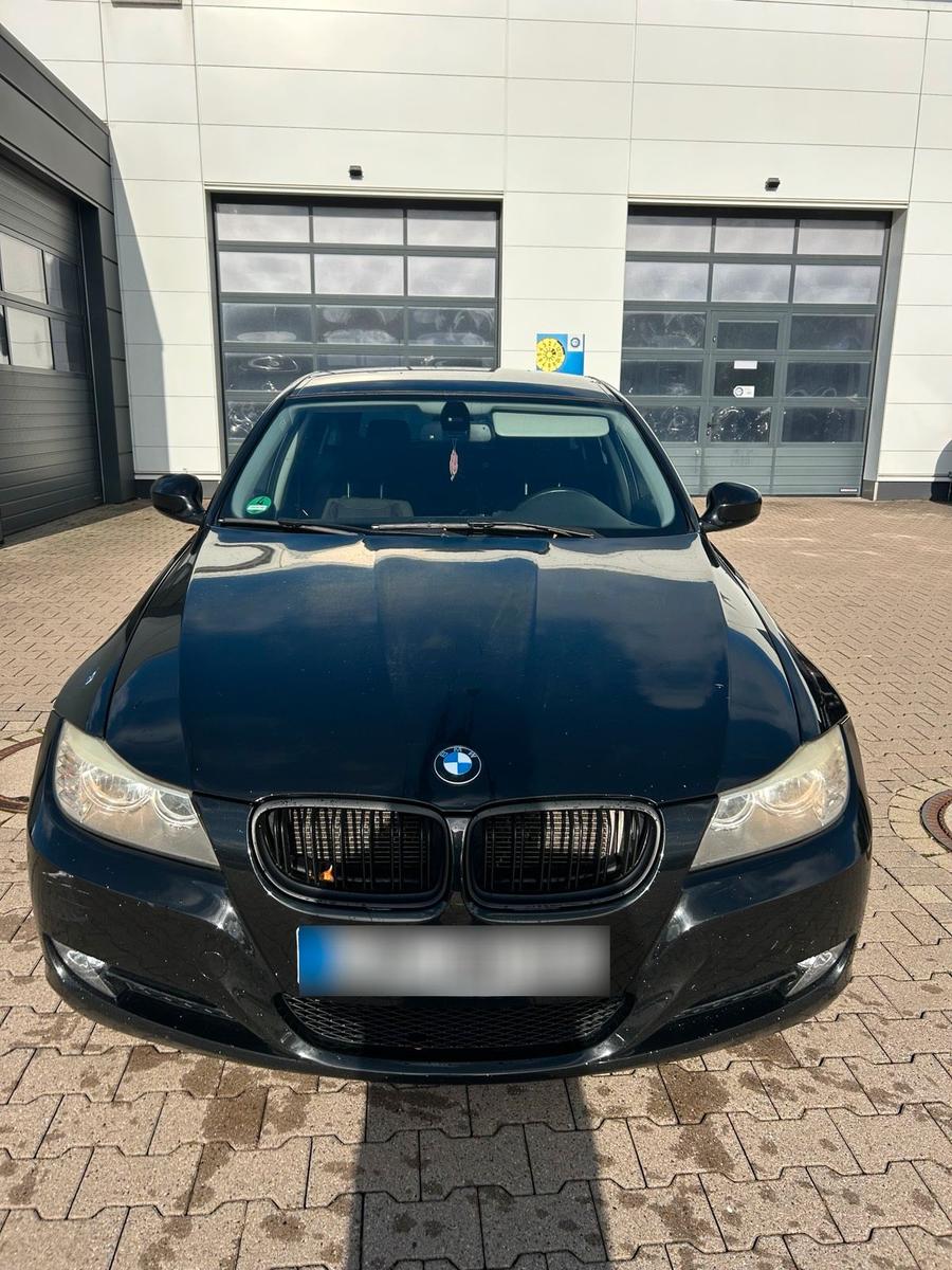 BMW 318 2009 — engine 184 HP (135kW)