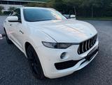 Maserati Levante 3.0 S Carbon Zegna Ausstattung  - Maserati Levante von privat
