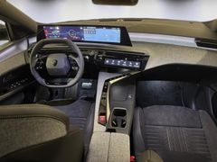 PEUGEOT 3008 GT Plug-In Hybrid 195 AHK-abnehmbar Navi LE