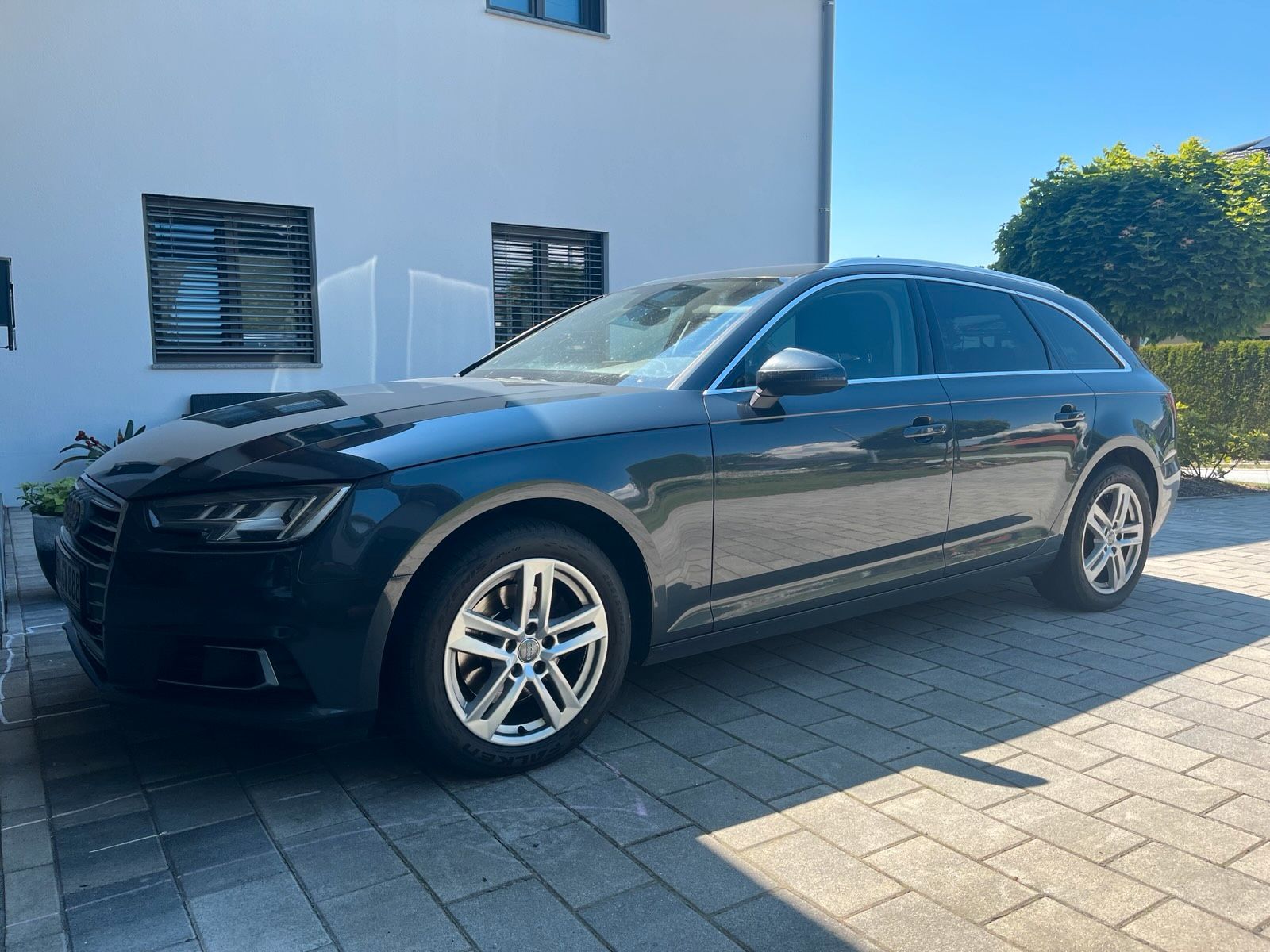 AUDI Audi A4 quattro Avant B9