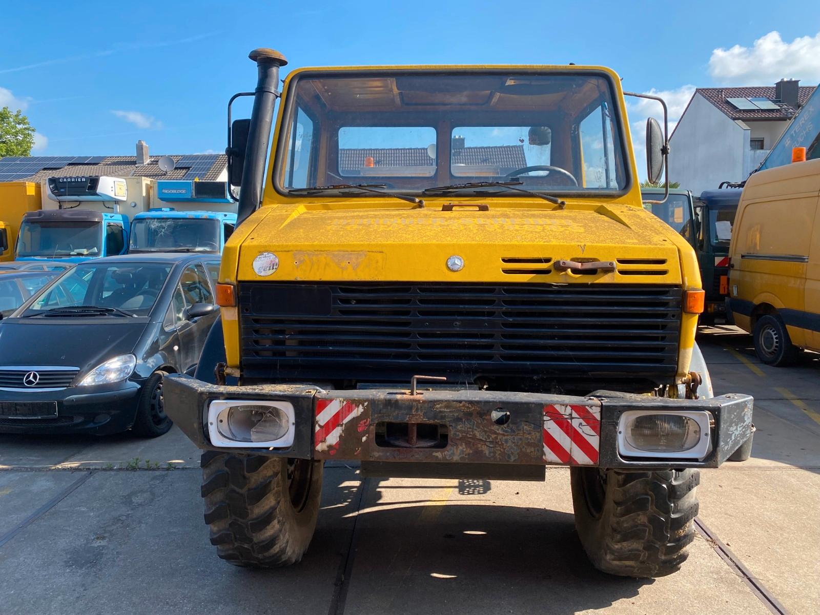 Mercedes-Benz Unimog 425