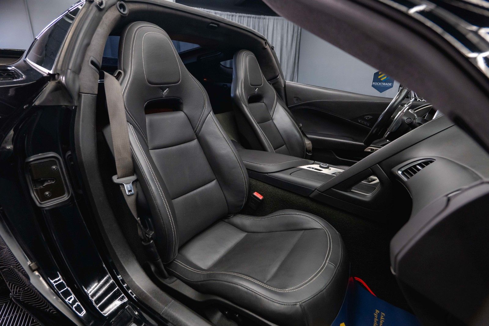 Fahrzeugabbildung Corvette C7 6.2 V8 Stingray 3LT Z06-Design Targa Perform.