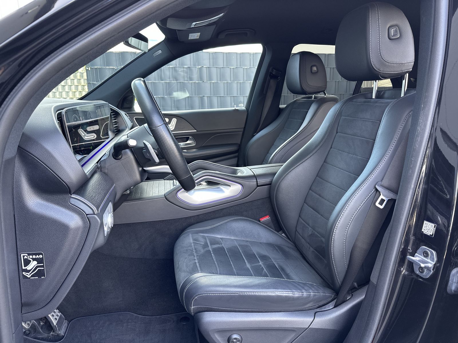 Fahrzeugabbildung Mercedes-Benz GLE 350de 4M AMG-Line NAV+LED+AHK+360°+21ZO+1HD