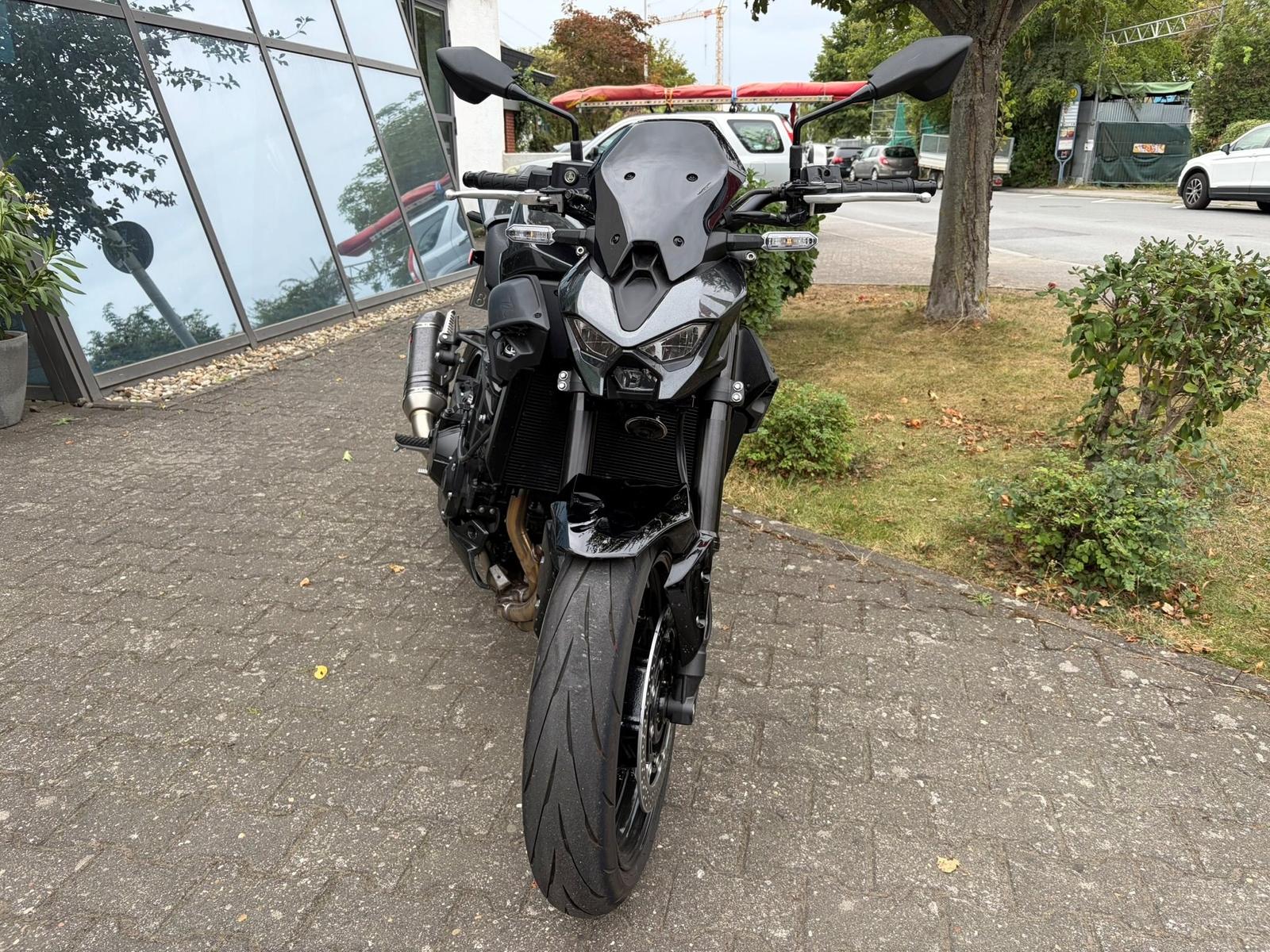 Kawasaki Z900 70kW Performance KQS Vorführfahrzeug