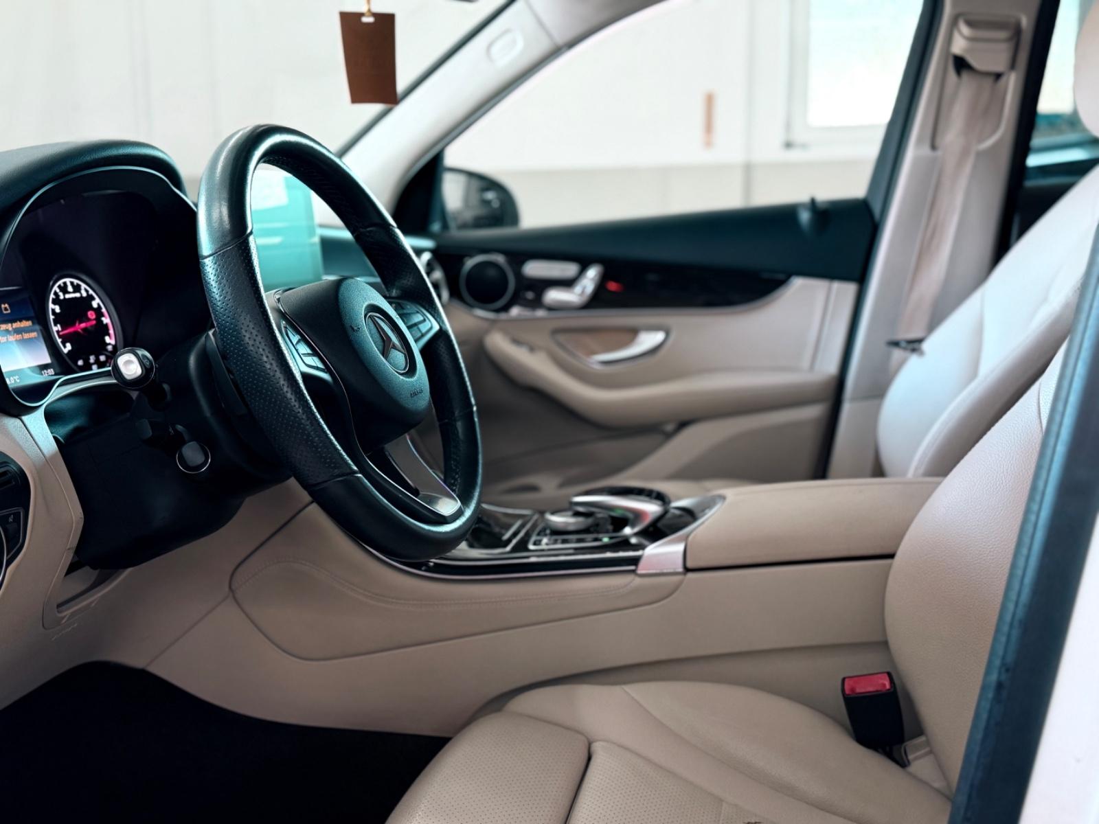 Mercedes-Benz GLC 300 AMG LINE KAMERA