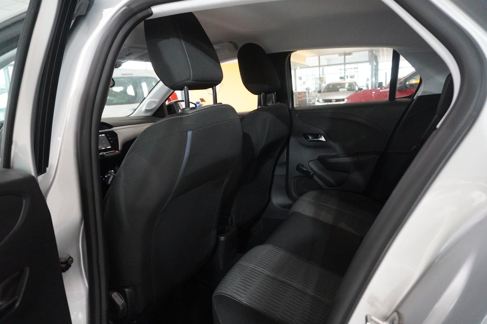 Fahrzeugabbildung Opel Corsa-e F EDITION 7KW NAVI/VIRT/TEMP/DAB/WÄRMEP.