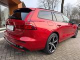 Volvo V60 B4 FWD Plus Dark #volvo #madebymerten - Volvo Gebrauchtwagen