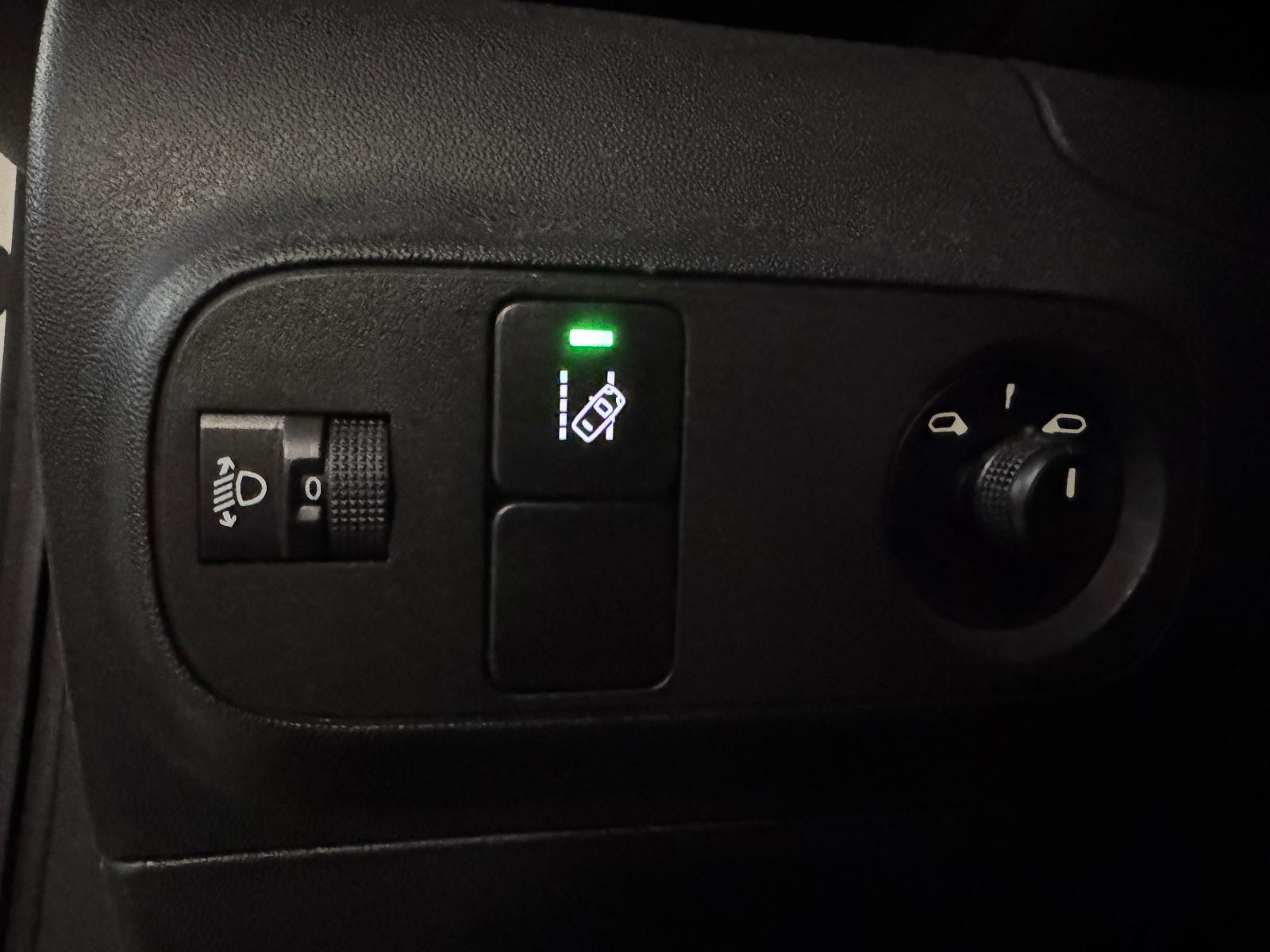 Citroën C3 1.6 HDI FEEL COLOR STYLE PAKET NAVI LED VOLL