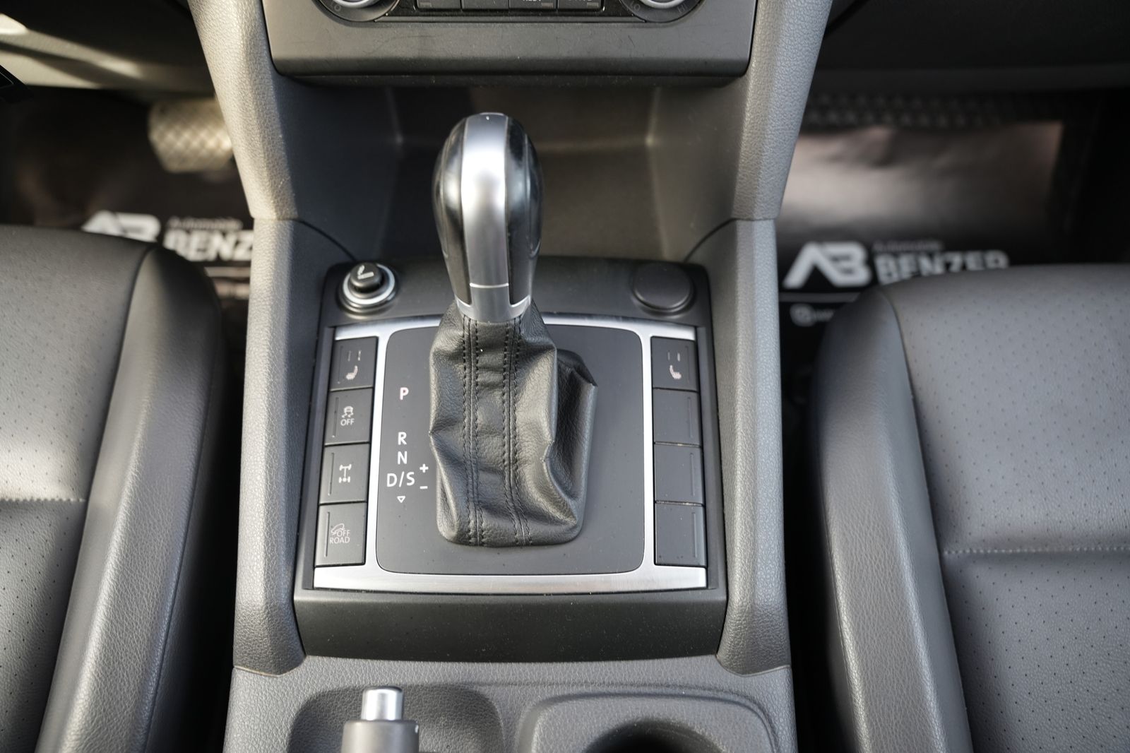 Fahrzeugabbildung Volkswagen Amarok DoubleCab/NAVI/KAMERA/AUTOM/LEDER