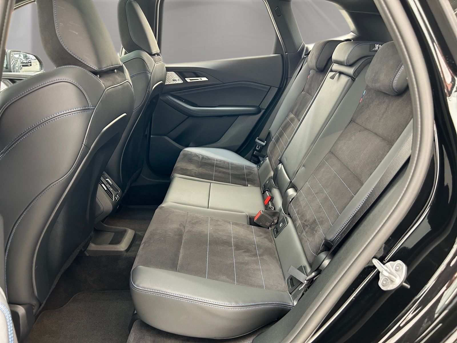 BMW 223 Active Tourer - Bild 13
