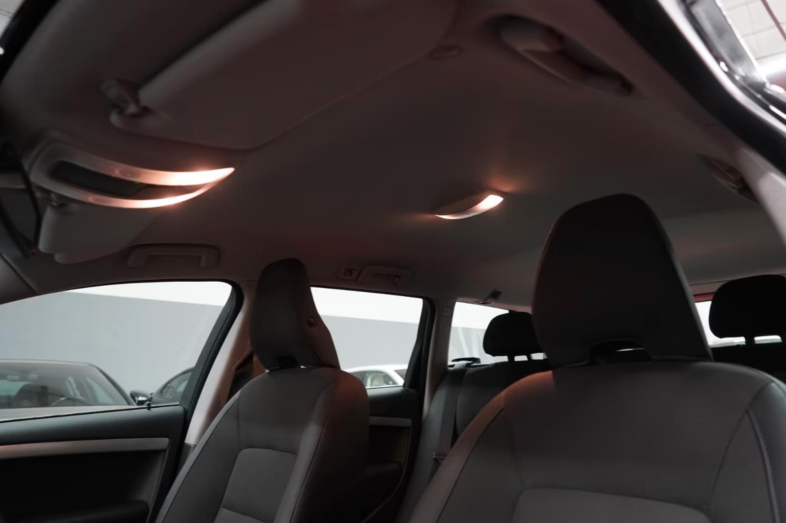 VOLVO V70 1.6D 114 CH KINETIC - 1ERE MAIN - TOIT OUVRANT - GPS - SIEGES CHAUFFANTS - 38 520 KM