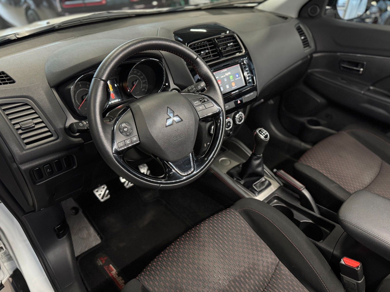 Fahrzeugabbildung Mitsubishi ASX 1.6 Edition+ Black-Paket 2WD "AHK Sitzheizg"