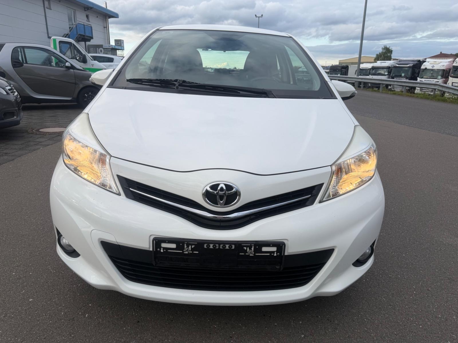 Toyota Yaris Cool*1.HAND*GARANTIE*KLIMA*8-FACH BEREIFT*