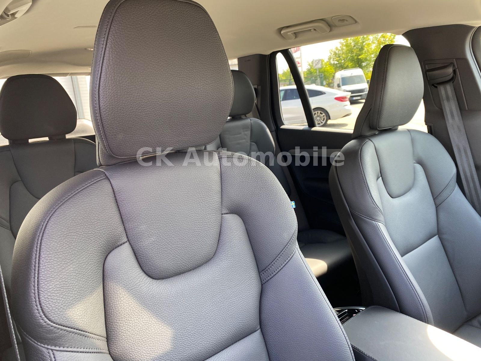 Fahrzeugabbildung Volvo XC90 T8 Core Recharge Plug-In Hybrid AWD/7 Sitze