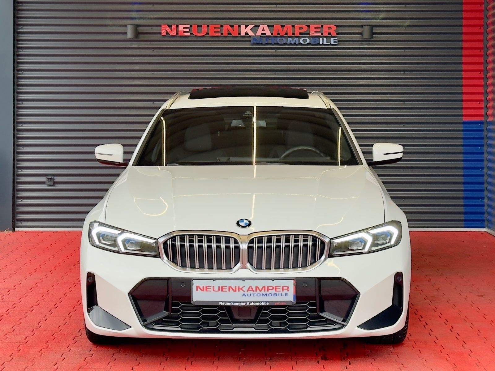 Fahrzeugabbildung BMW 330d Touring M Sport Panorama ACC HuD Memory LED