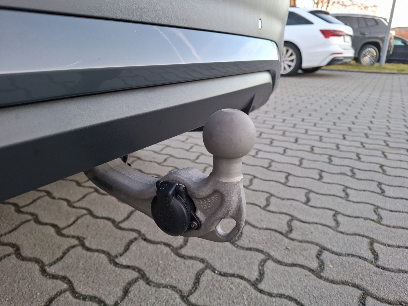 Fahrzeugabbildung Volkswagen Tayron eTSI Life DSG LED AHK NAvi AID ACC RFK SH