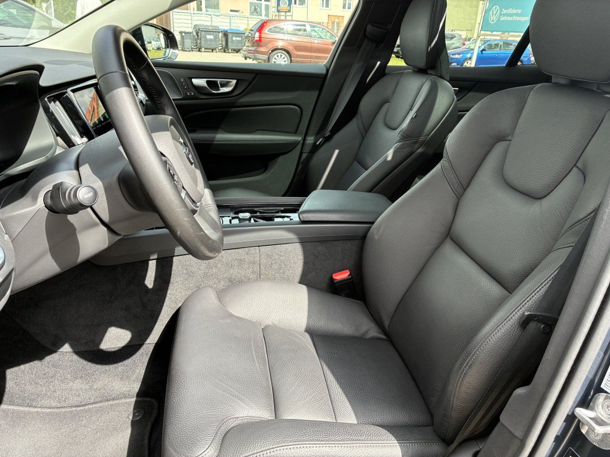 Volvo V60 B4 Plus Dark PANO HUD MEMORY foto 10