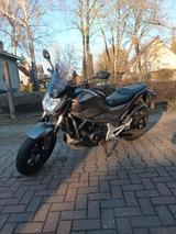 Honda NC700S - Naked Bike silber-schwarz (mit Zubehör) - HONDA NC700S