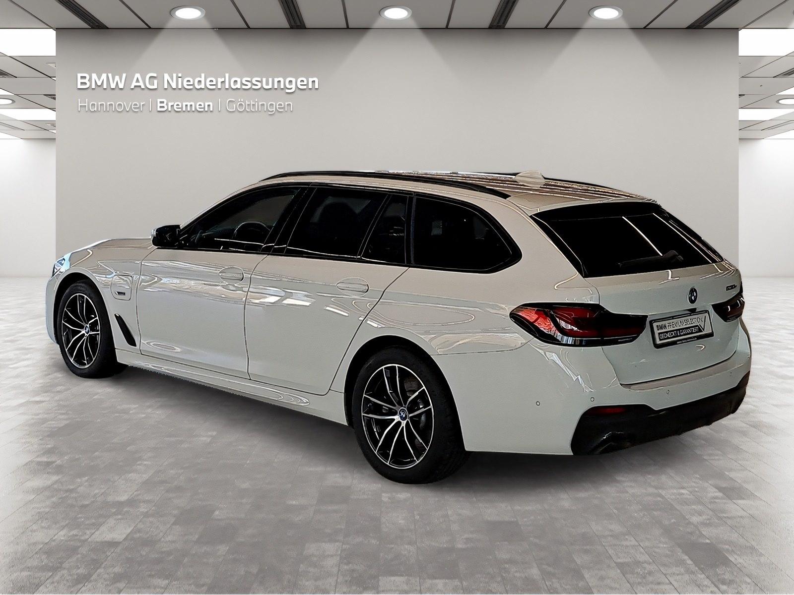 BMW 530e Touring M Sport AHK Harman/K Head-Up Alarm