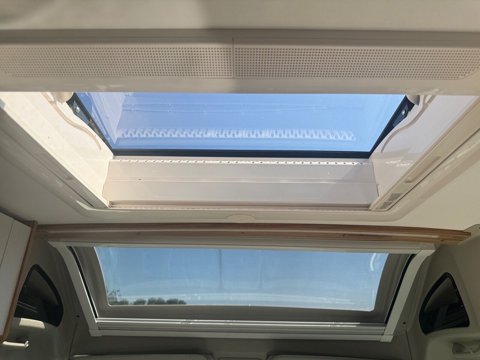 Fahrzeugabbildung Karmann Dexter DE 580 140 PS, Automatik, Alu-Felgen