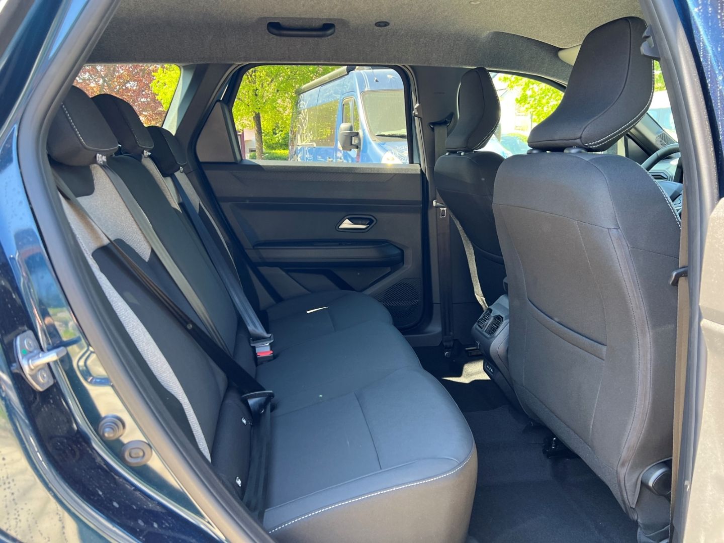 Fahrzeugabbildung Dacia Bigster Hybrid-G 150 Journey 4x4 Navi Digitales