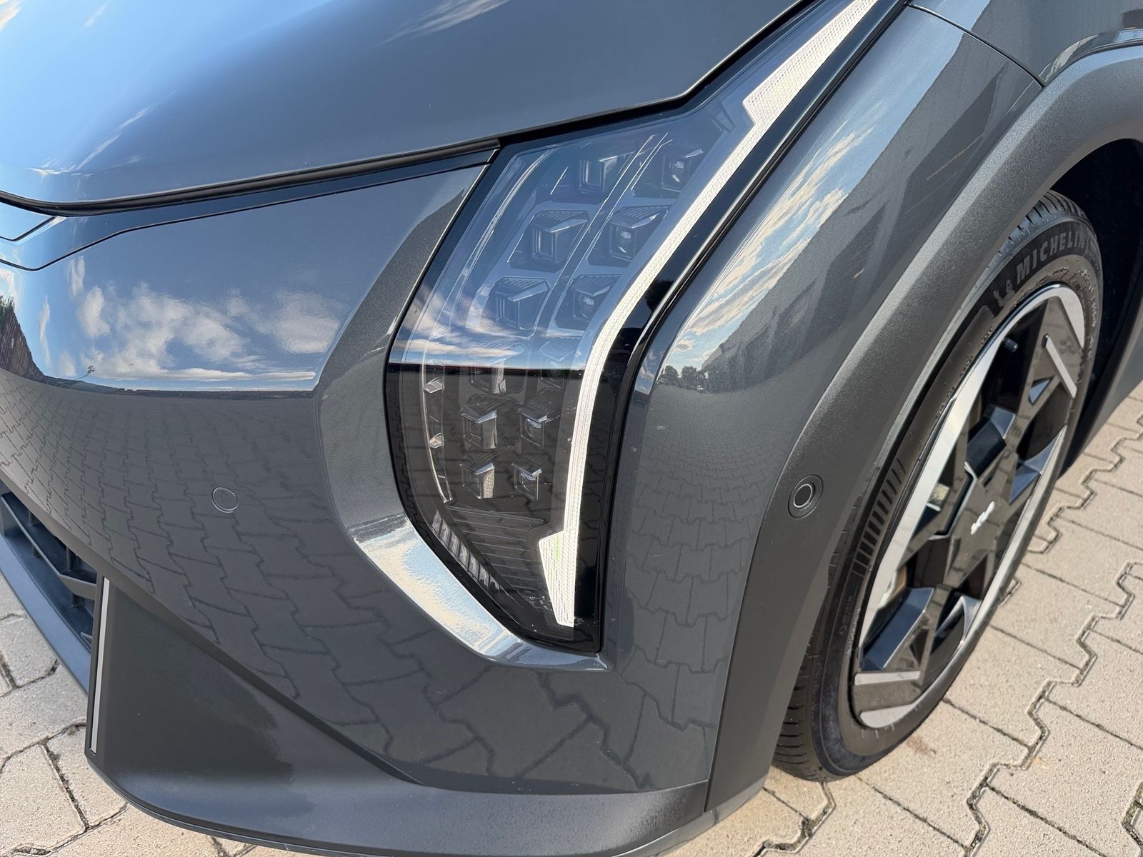 Fahrzeugabbildung Kia EV4 81 FWD EARTH UP TE WIC DWP DE SD