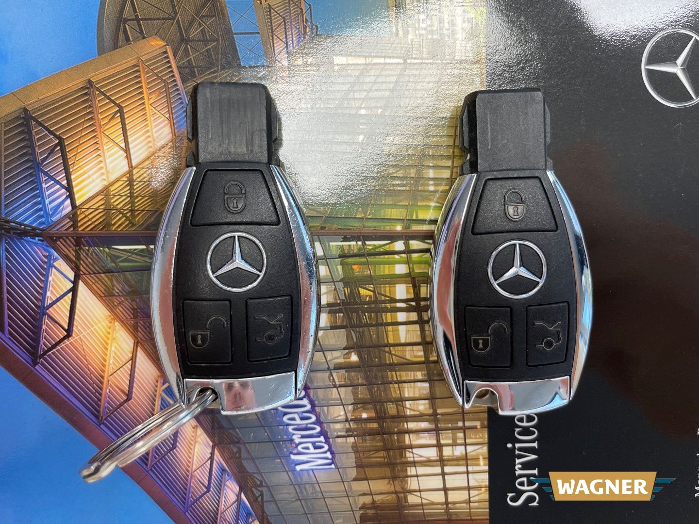Fahrzeugabbildung Mercedes-Benz C 180 AMG Line T CGI SHZ LED