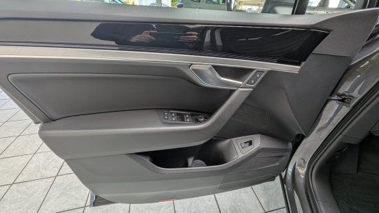 Volkswagen Touareg CR7 3.0 V6 TDI 4Motion Elegance foto 3