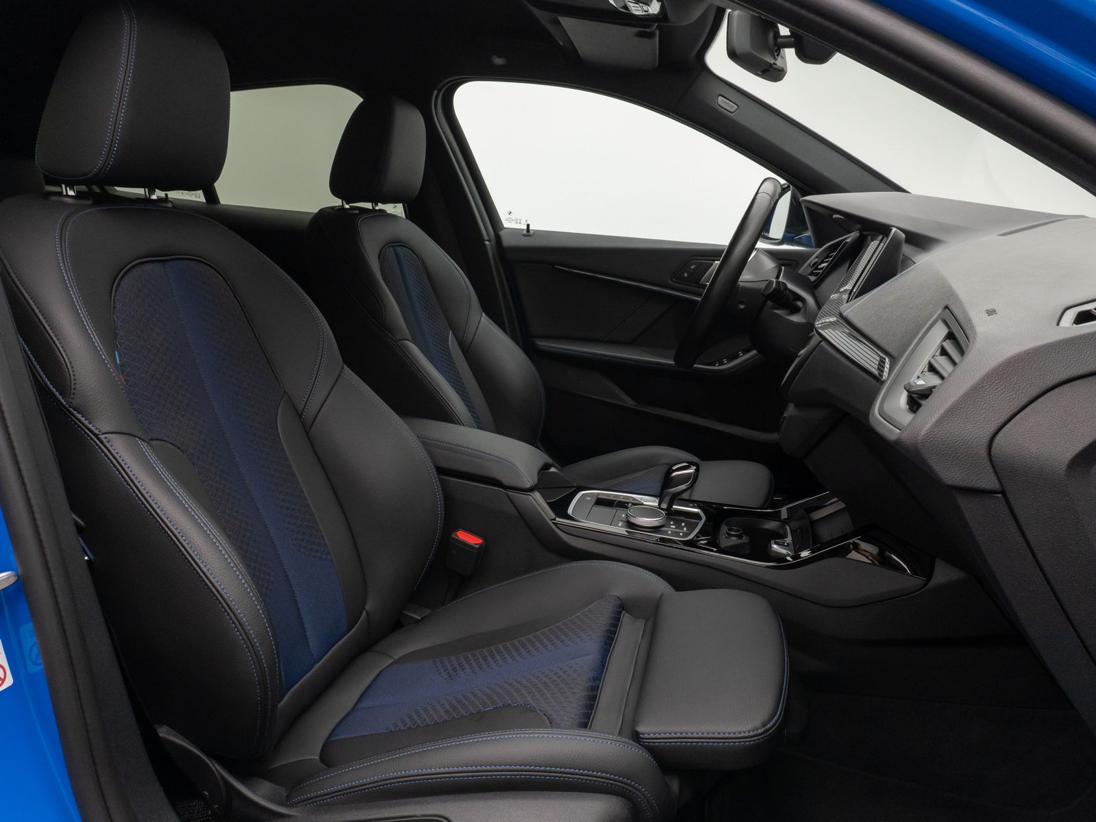 Fahrzeugabbildung BMW 118i M Sport DAB CockPitPr PDC Geschwindigkeitsr