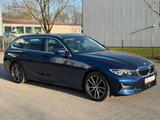 BMW 320 d Touring xDrive Panorama* Volleder*LED*