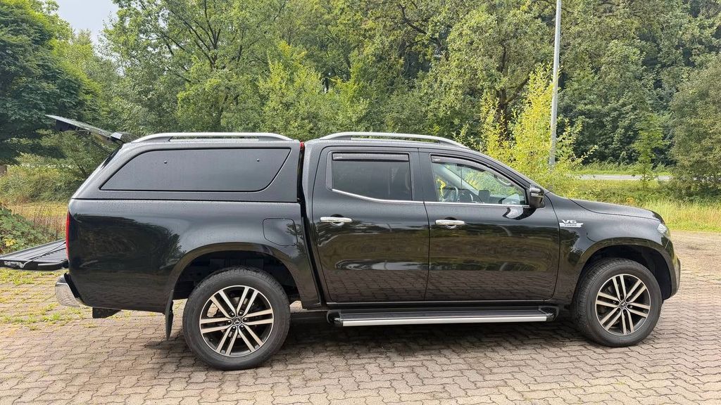 Image of Mercedes-Benz X 350