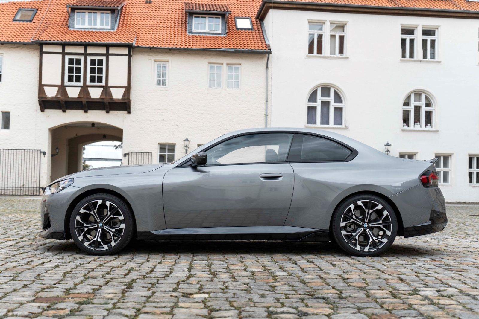 Fahrzeugabbildung BMW 230I M-SPORT KAM CARPLAY LED CARBON H&K M