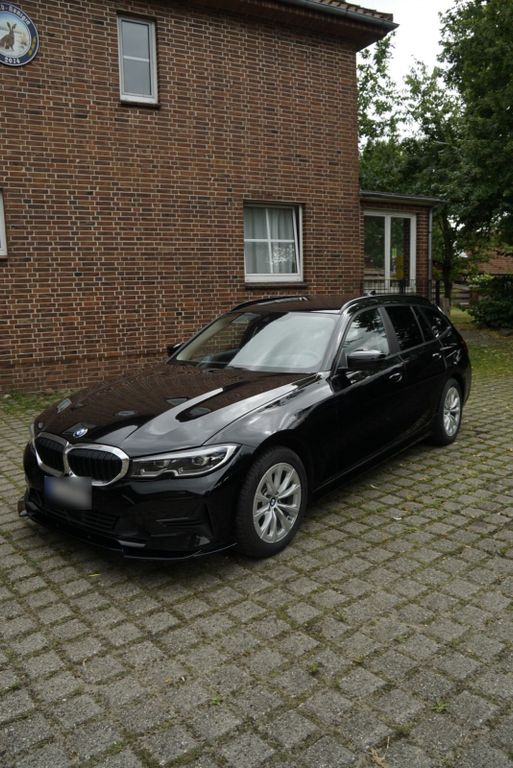 Image of BMW 320
