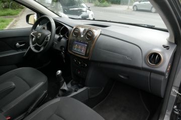 Fahrzeugabbildung Dacia Sandero II Stepway Celebration