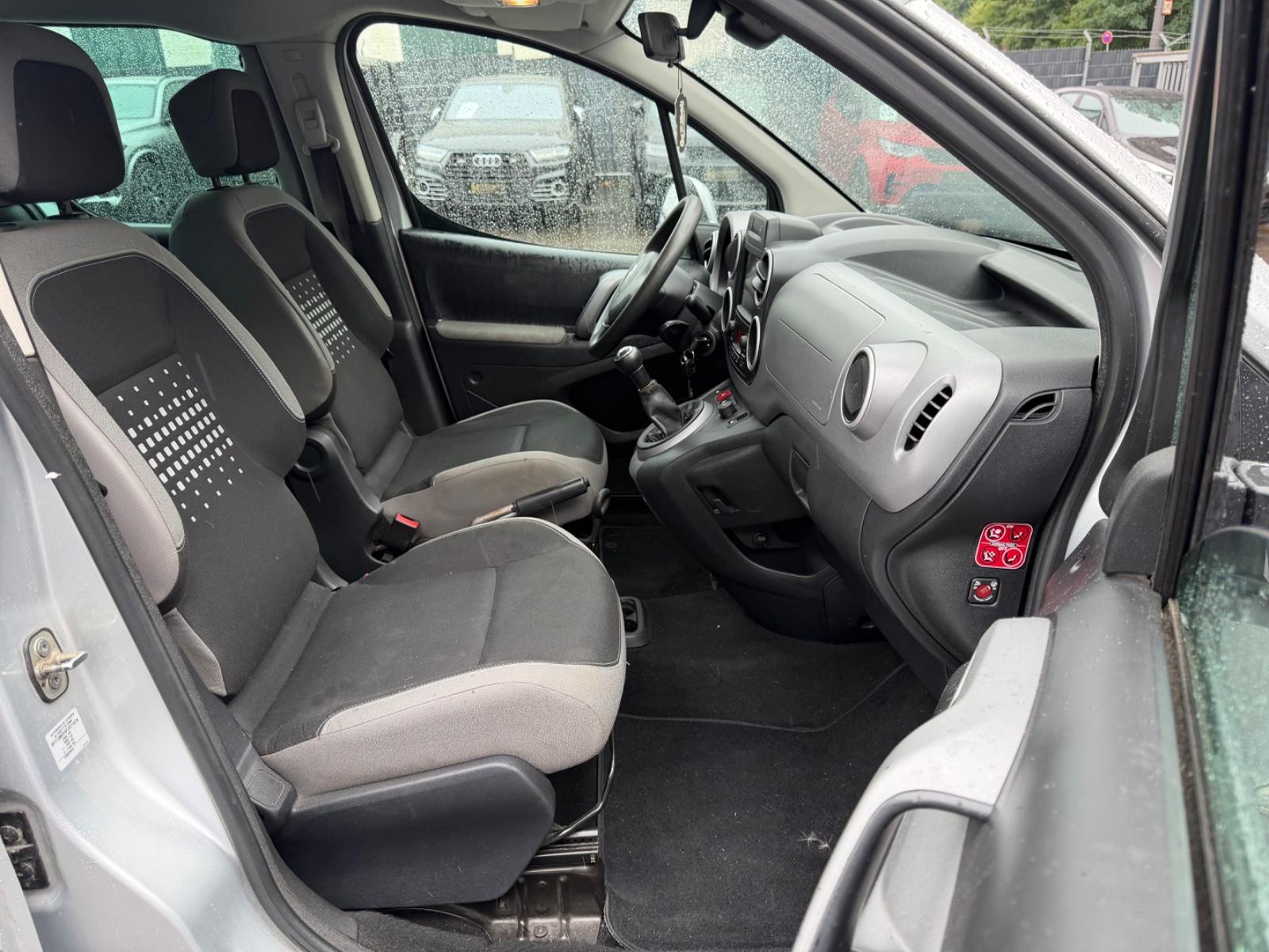 Citroën BERLINGO MULTISPACE FEEL*NAVI*PDC*R-KAMERA*