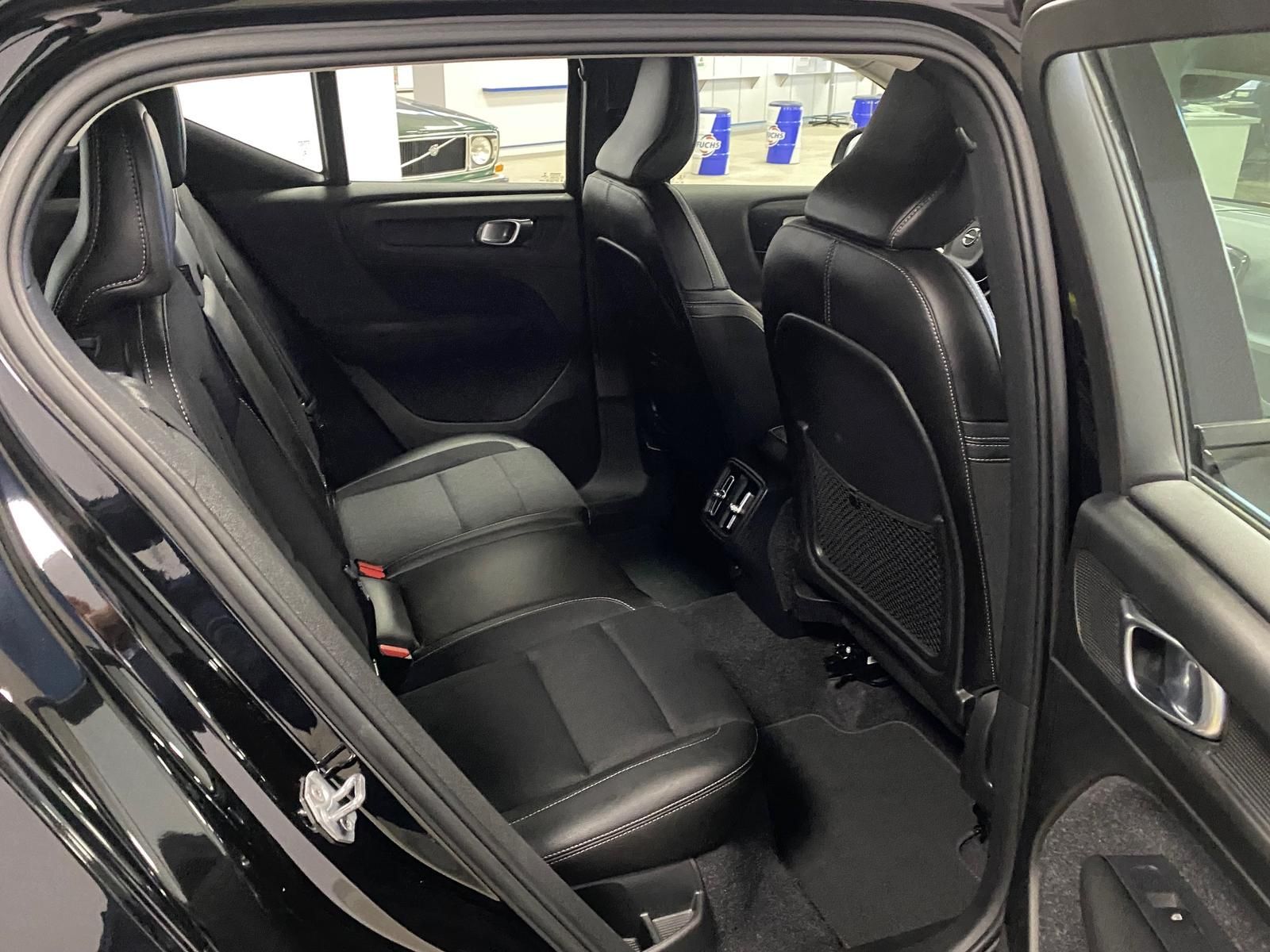 Fahrzeugabbildung Volvo XC40 KLIMA+RFK+PDC+NAVI+SITZHEIZ+4x4+AHK+ALU+LED