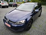 Volkswagen Golf Var.Cup*XENON*STAND.HZ*VW S-HEFT*1.HAND - mit Benzin-Antrieb: Blau, Standheizung, Kombi