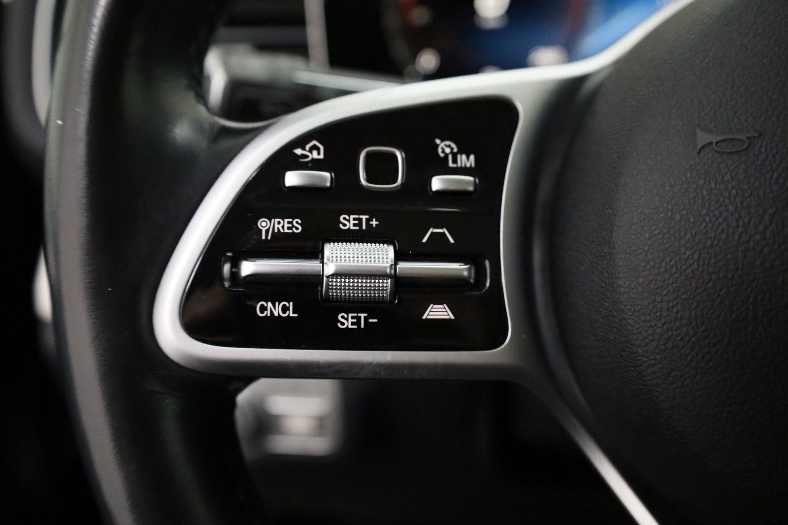 Fahrzeugabbildung Mercedes-Benz GLE 350 de 4Matic,Leder,Navi,LED,Panorama,ACC+WR