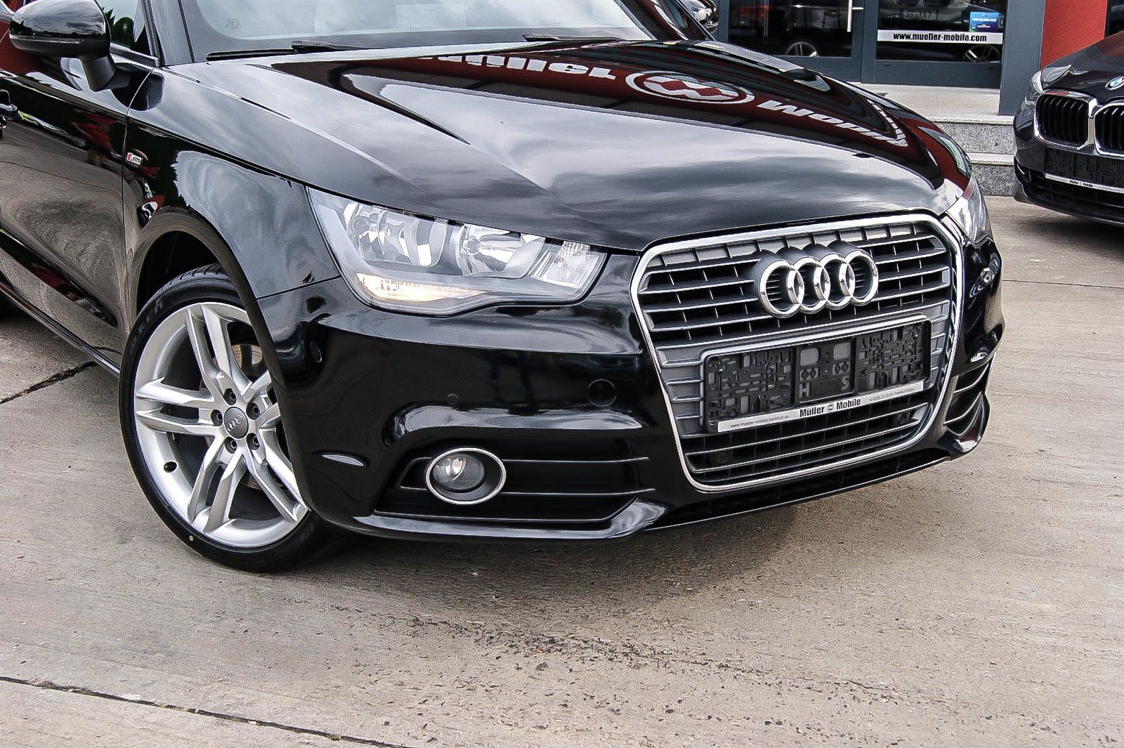 Fahrzeugabbildung Audi A1 Sportback S line Sportpaket NAVIGATION PDC