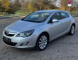 Opel Astra 1.4 Turbo INNOVATION *84.300km*Extras* - Opel Astra aus 2010: Turbo