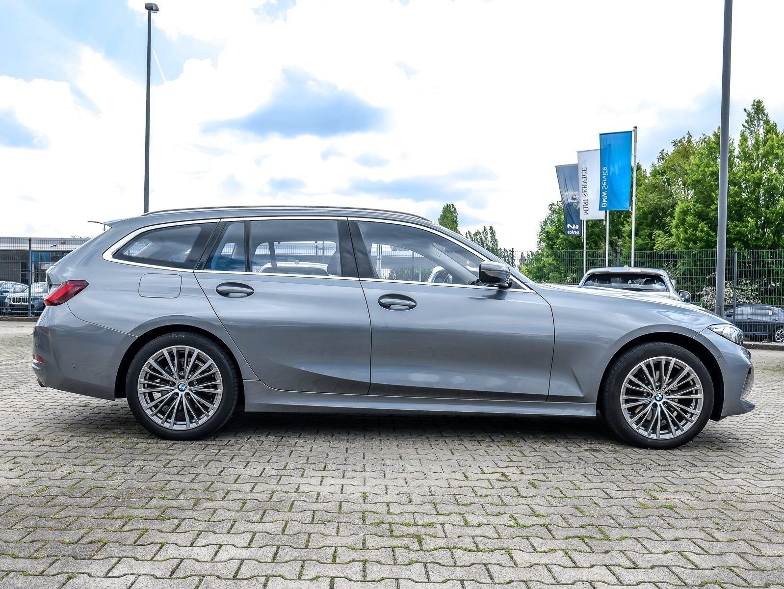 BMW 320i Touring AHK Navi Memory RFK DAB foto 10