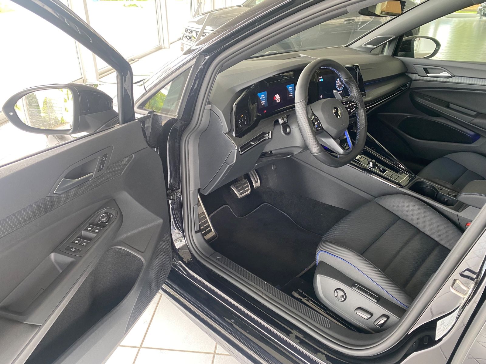 Volkswagen Golf VIII Lim. R 4Motion Leder Pano Black Sty foto 8
