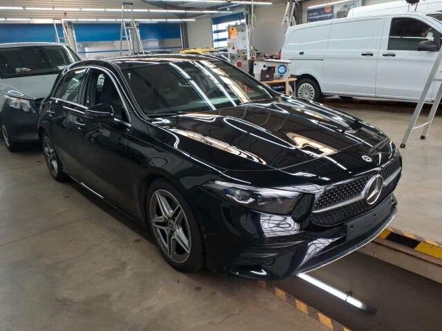 Fahrzeugabbildung Mercedes-Benz A 180 AMG+Pano+Distr+Ambiente+RKF+TotW+IHC