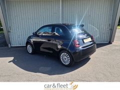 Fahrzeugabbildung Fiat 500e Red Komfort 23,8 kWh SiHz PDC RFK Tempo DAB