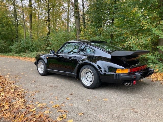 Porsche 930